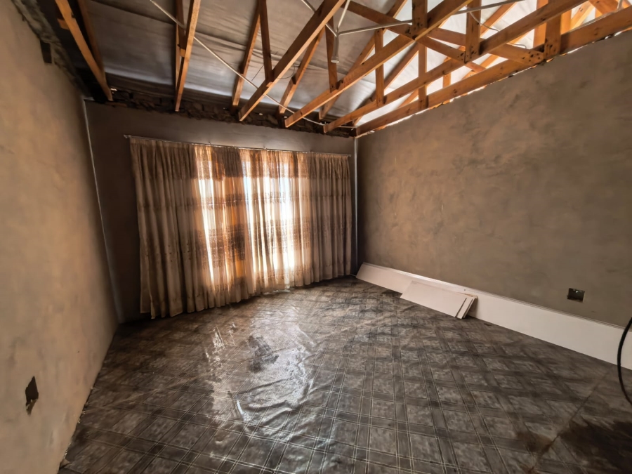 5 Bedroom Property for Sale in Parys Free State